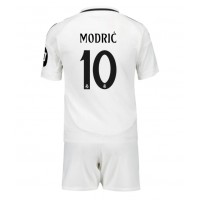 Real Madrid Luka Modric #10 Hjemme Trøje Børn 2024-25 Kortærmet (+ Korte bukser)